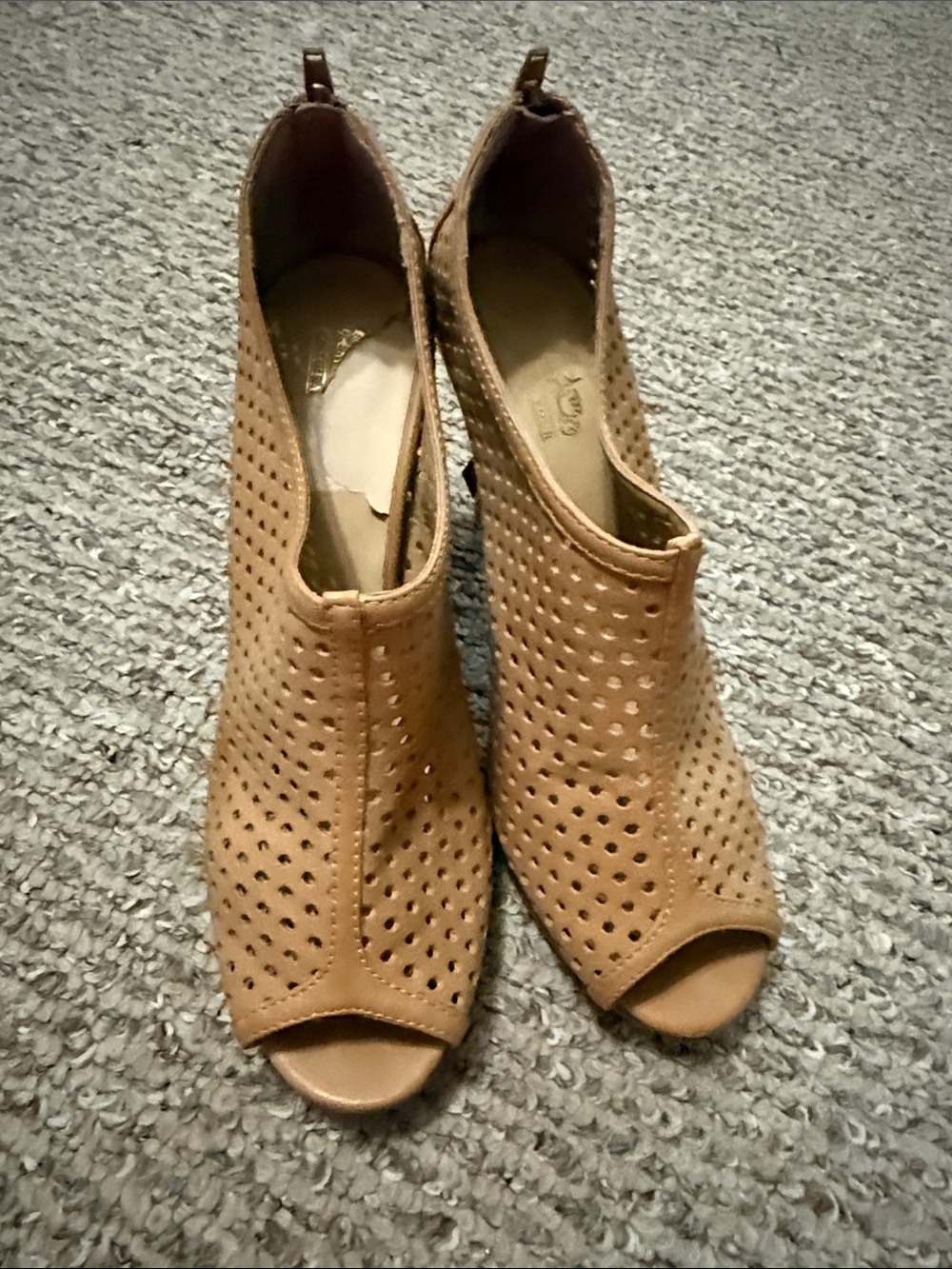 Coach and Four Size 9 Women's Tan Peep-Toe Perforated Booties